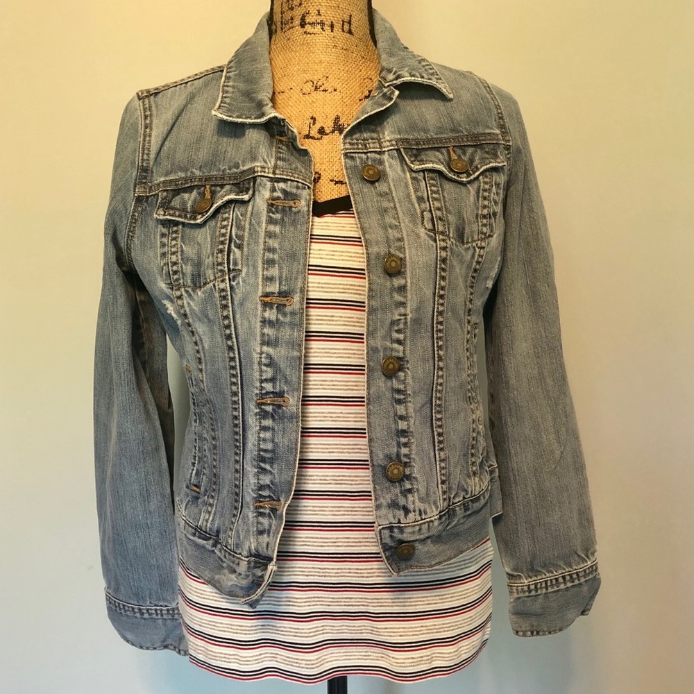 Old Navy Blue Distressed Denim Jean Jacket Small